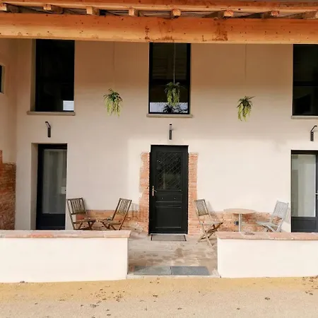 Les Gites Du Hutar Appartement *
